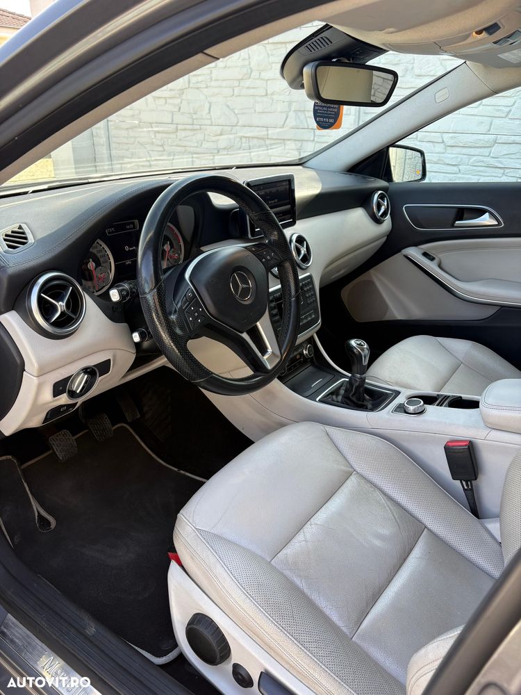 Mercedes-Benz A 200 Activity Edition - 1