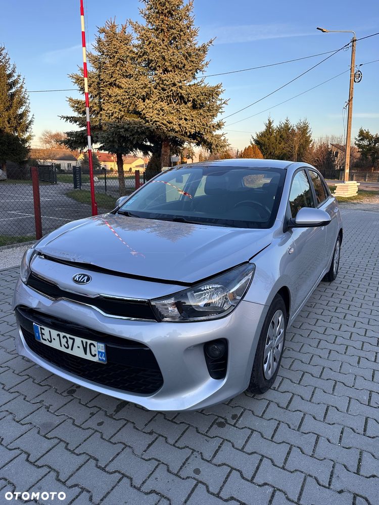 Kia Rio - 1