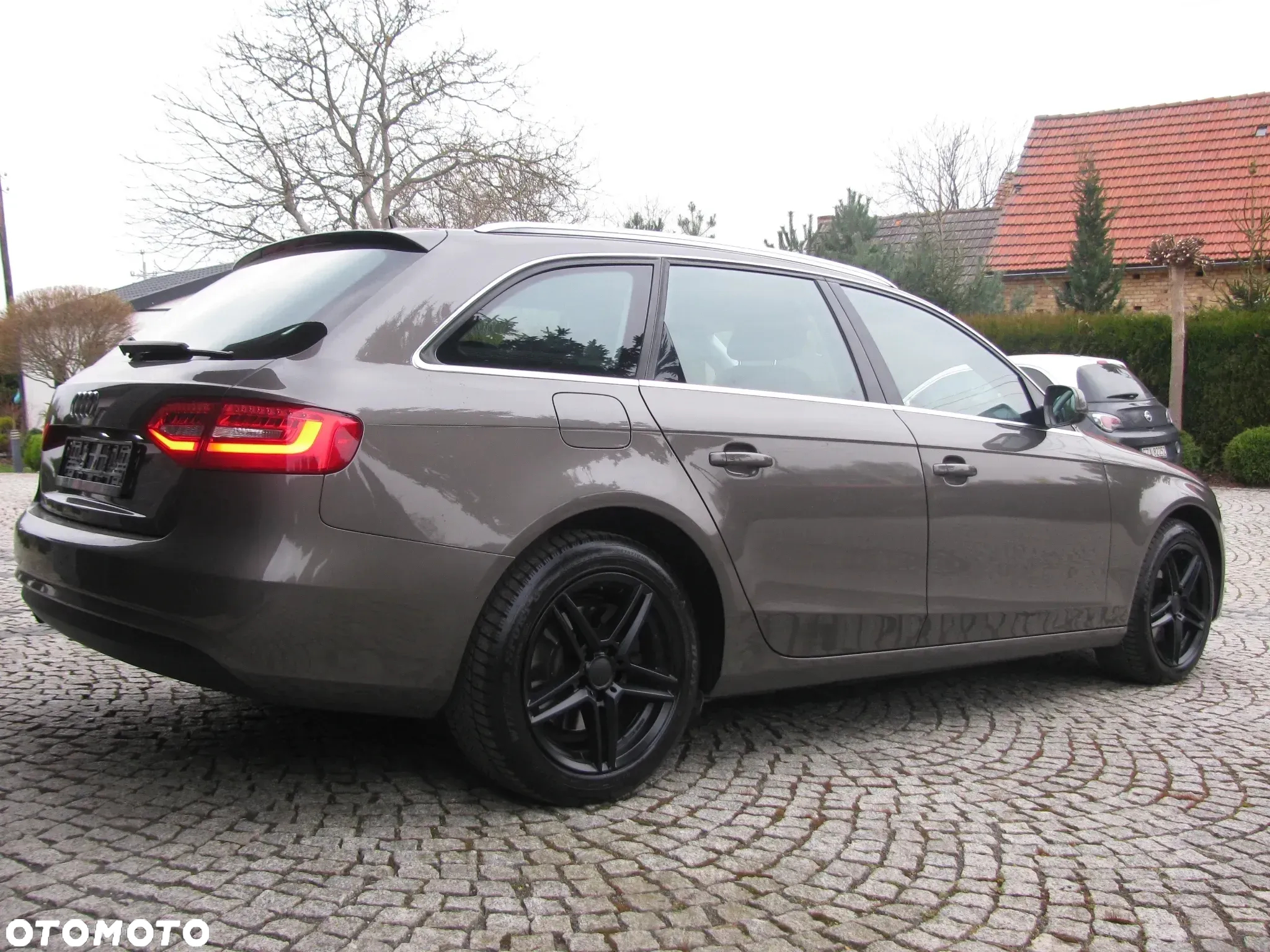 Audi A4 Avant 2.0 TDI DPF quattro Ambiente - 8
