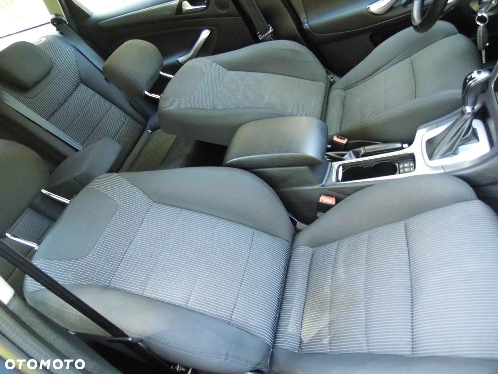 Ford Mondeo 2.0 T Ghia MPS6 - 18