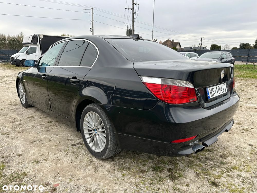 BMW Seria 5 525i - 4