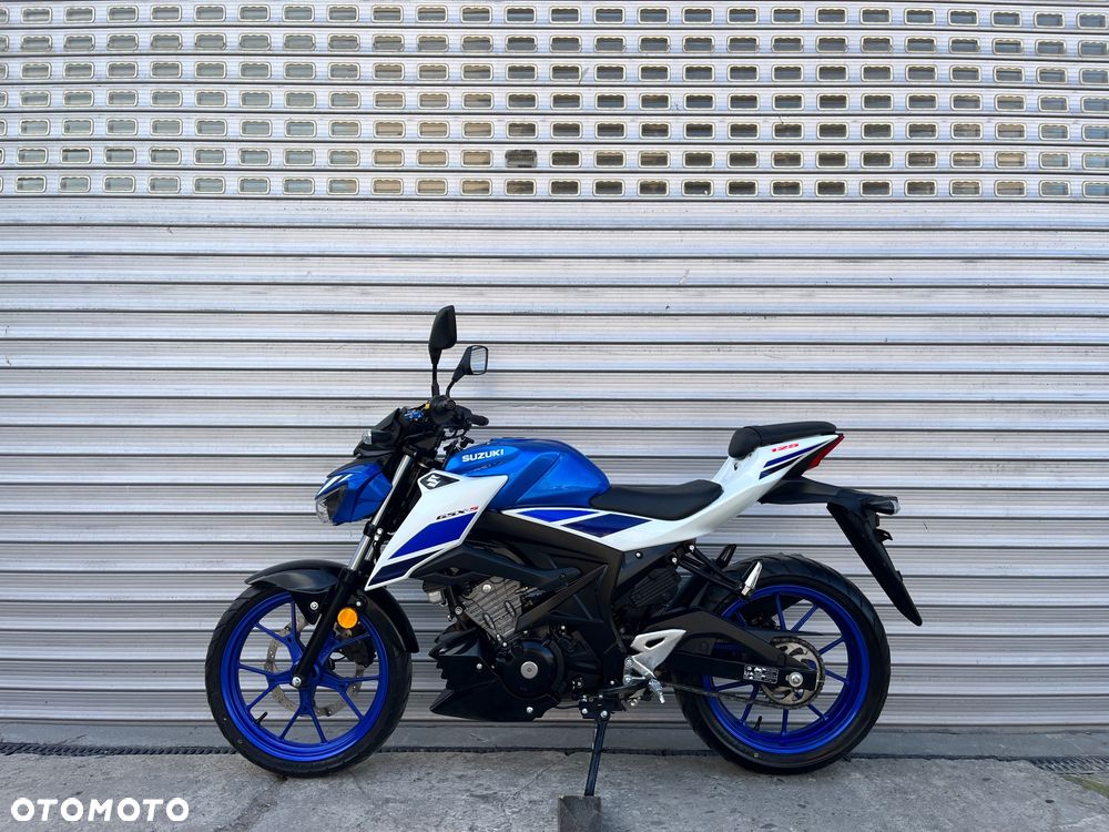 Suzuki GSX - 24