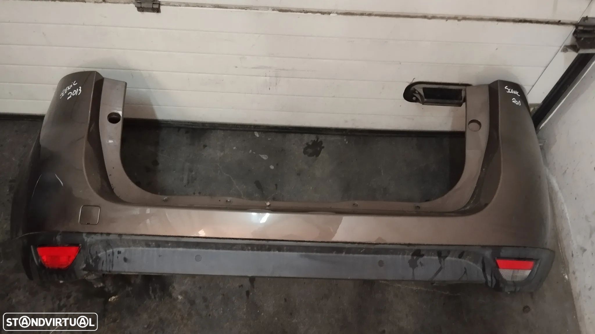 PARACHOQUES TRAS RENAULT SCENIC III / GRAND SCENIC III 2009-2016 (COM SENSORES ESTACIONAMENTO) - 1