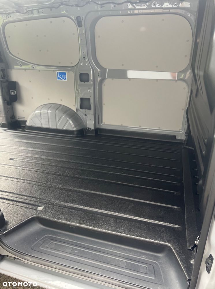 Volkswagen Transporter - 9