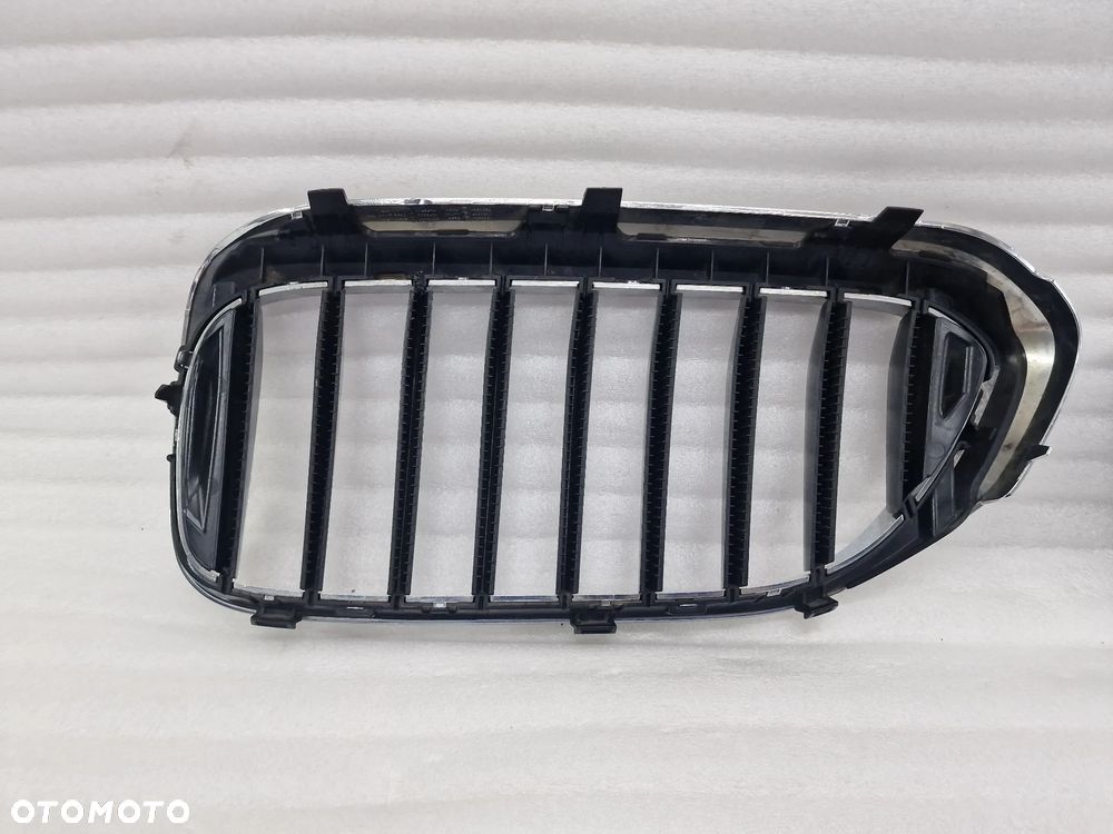 BMW G30 / G31 16- PRAWA NERKA / ATRAPA / GRILL PRZEDNI PRZÓD , NR 7383520 / 7390866 / 7390864 / 8070470 / 7473692 / 7473702 , NR AUKCJI GL215 - 8