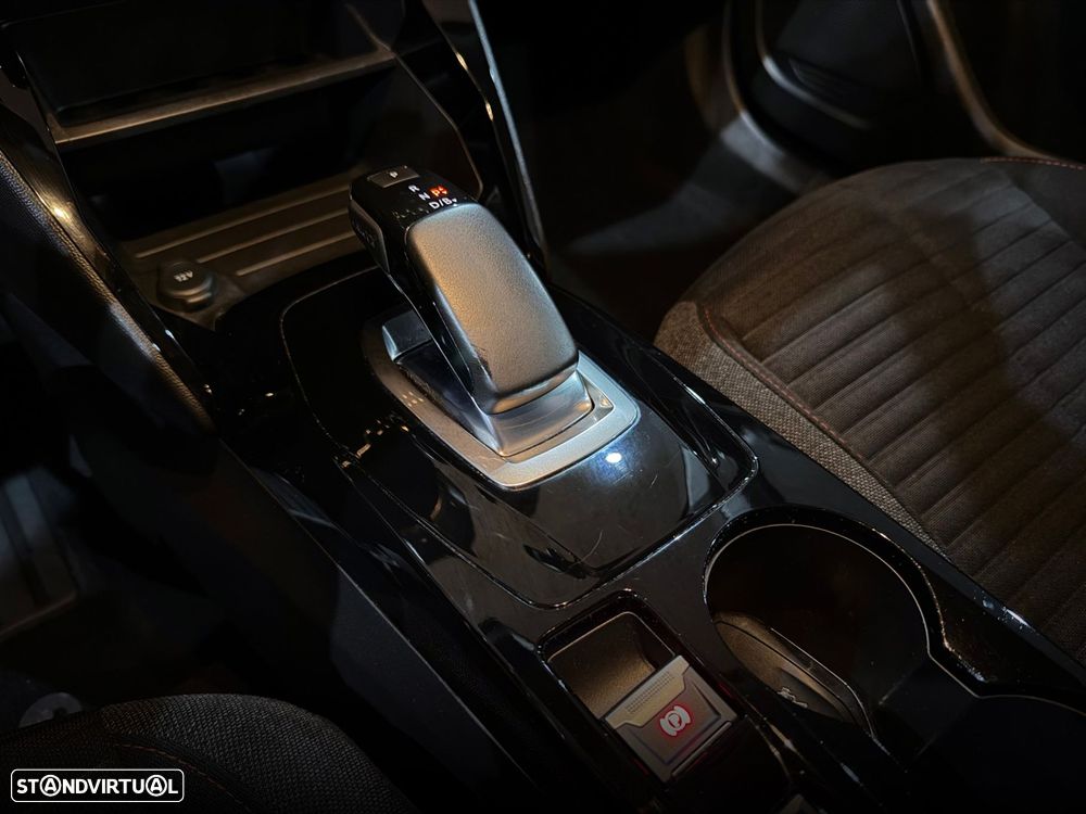 Peugeot e-2008 50 kWh Active - 26