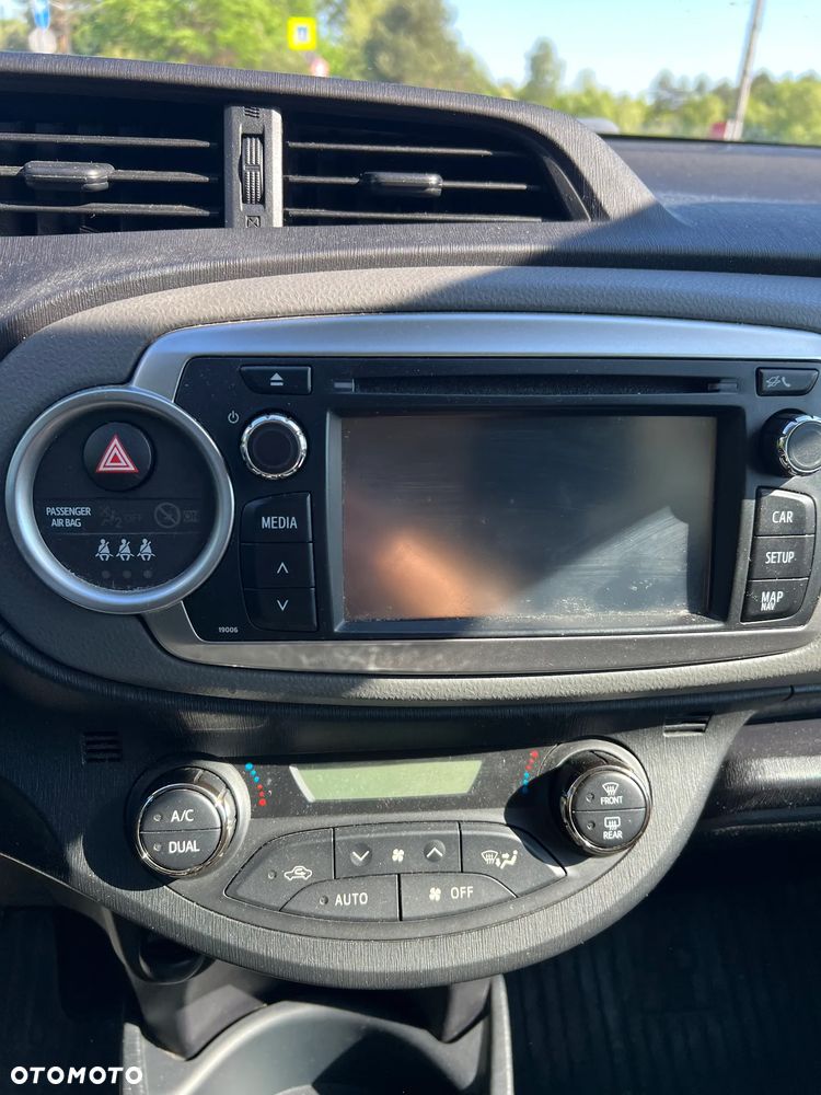 Toyota Yaris 1.33 Premium - 16