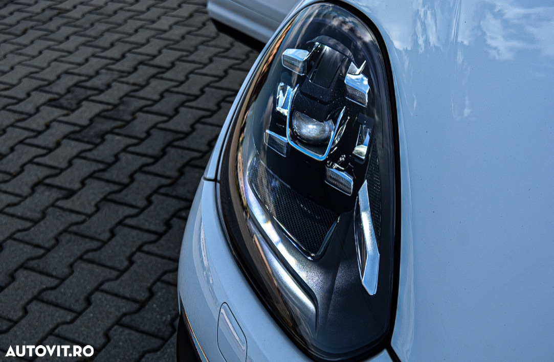 Porsche Cayenne 3.0 L - 15
