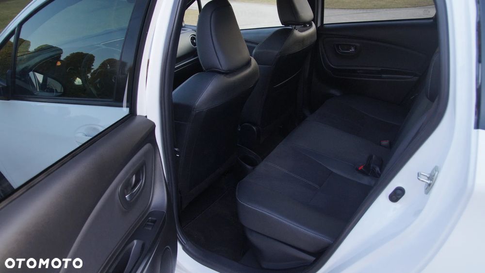Toyota Yaris - 12