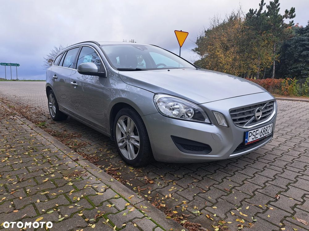 Volvo V60 D2 Momentum - 8