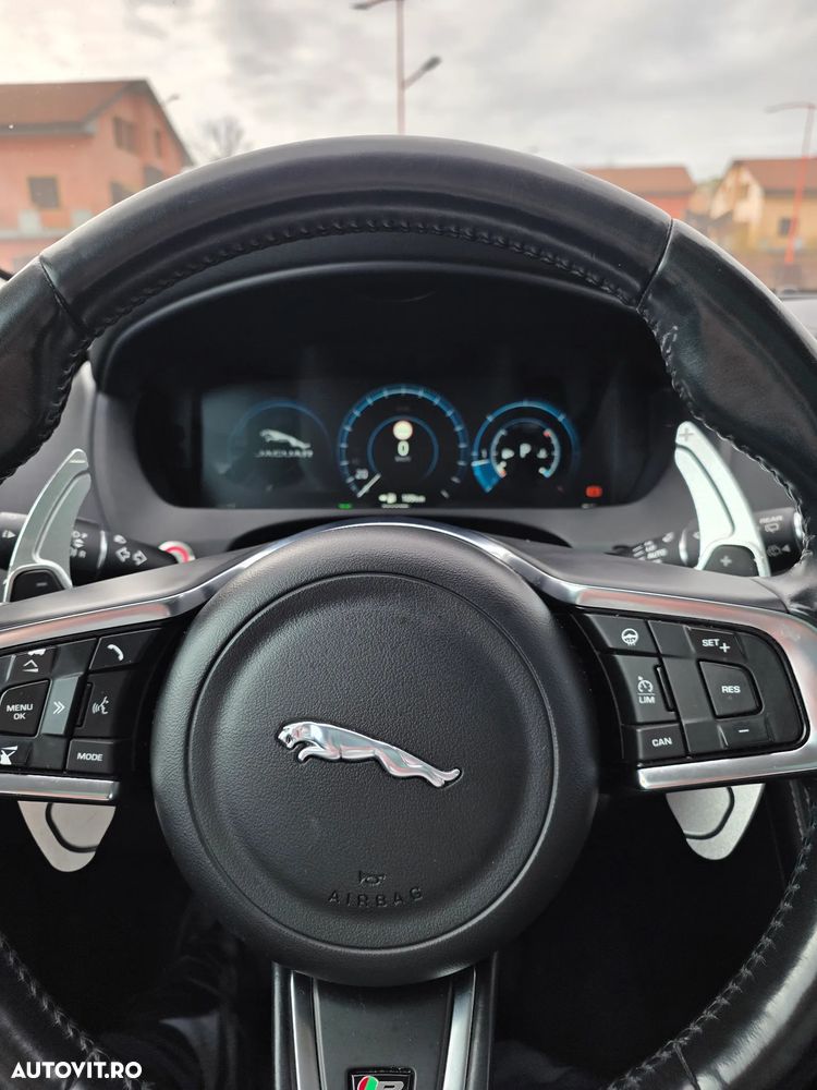 Jaguar F-Pace 20d AWD R-Sport - 11