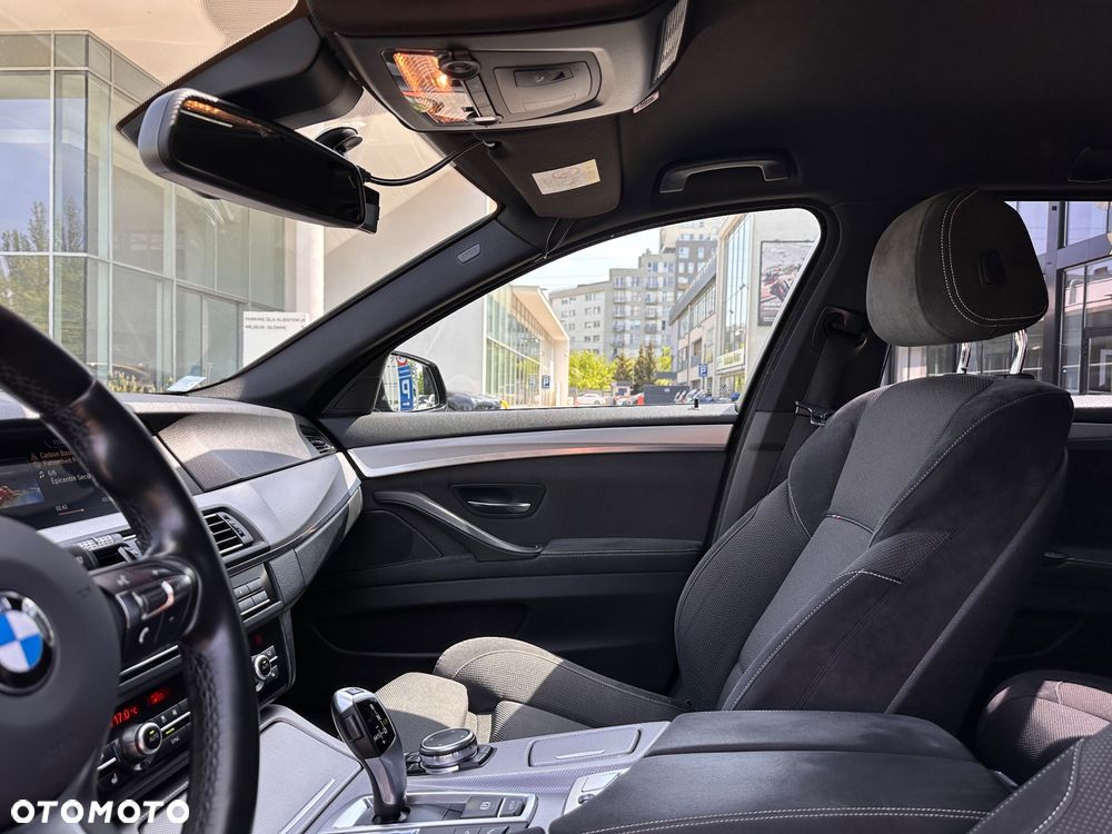 BMW Seria 5 520d xDrive - 13