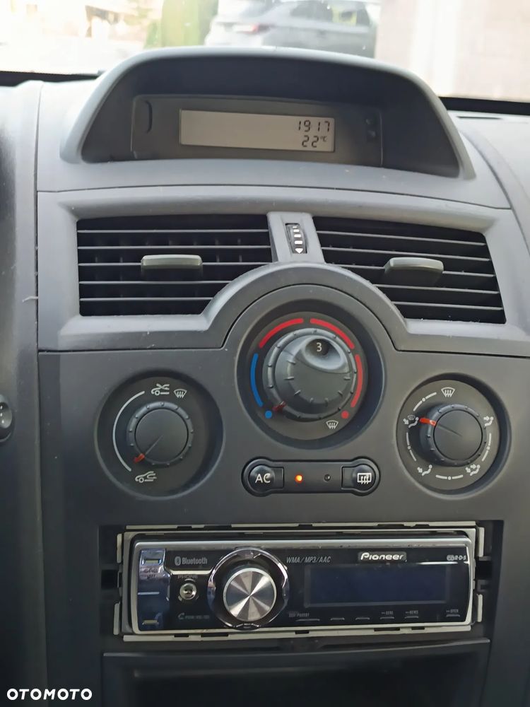 Renault Megane 1.6 Exception - 19