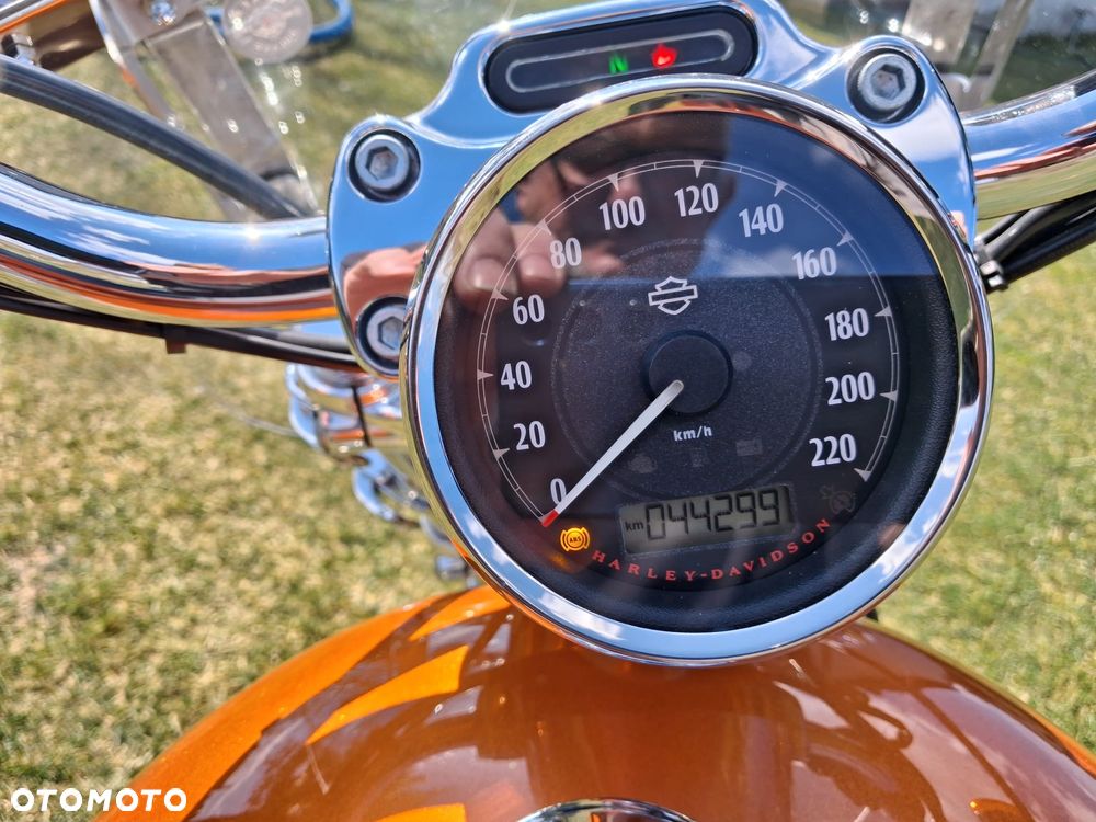 Harley-Davidson Sportster Custom 1200C - 5