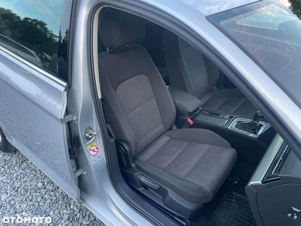 Volkswagen Passat 2.0 TDI SCR DSG Comfortline - 22