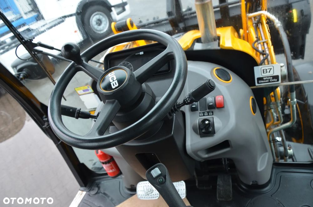 JCB 3CX PLUS / SILNIK 4,8L 109km / POWERSLIDE / KLIMA / SZYBKOZŁĄCZE / DWUKIERUNKOWA INSTALACJA / 20" / ZAMEK - 17