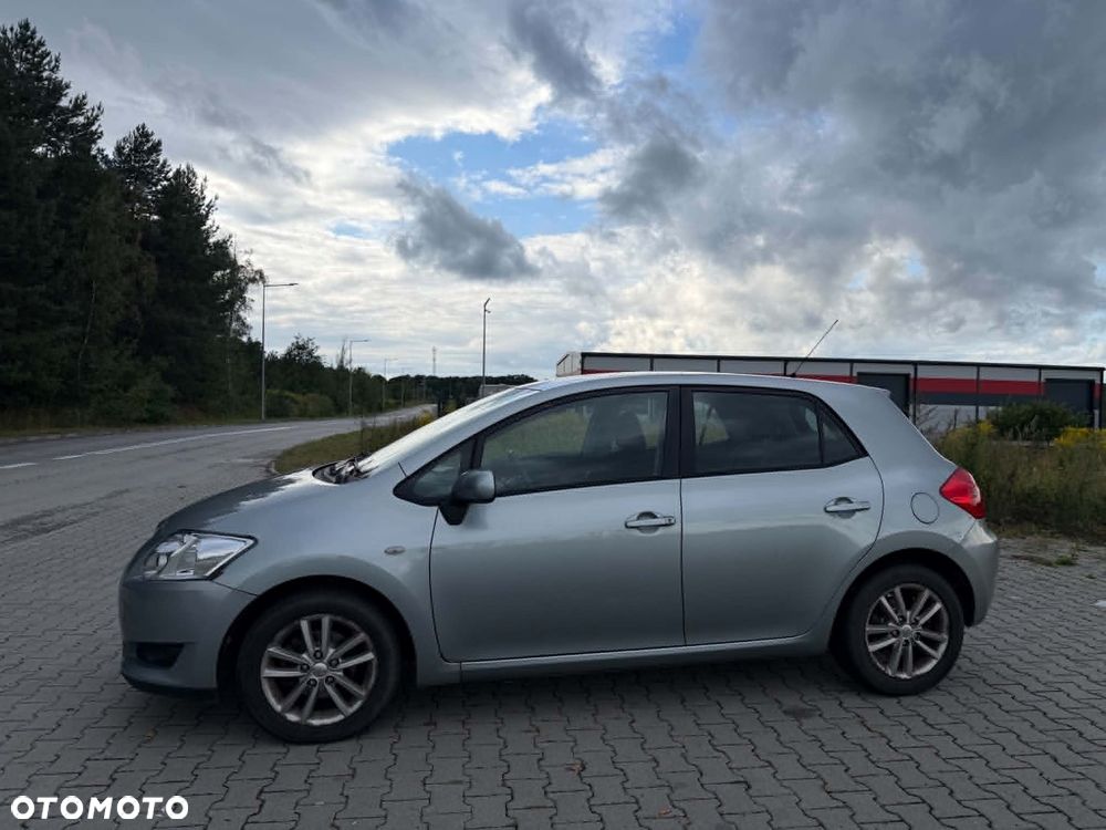 Toyota Auris 1.6 VVT-i Luna - 2