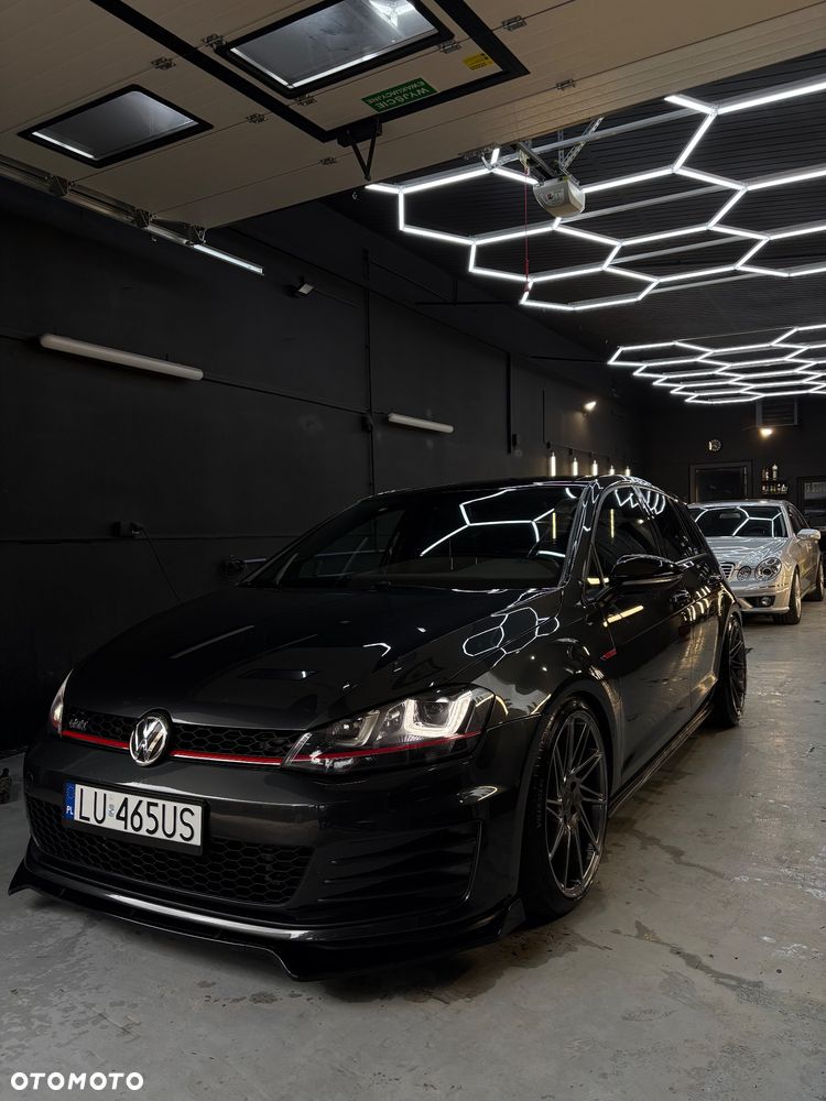 Volkswagen Golf - 4