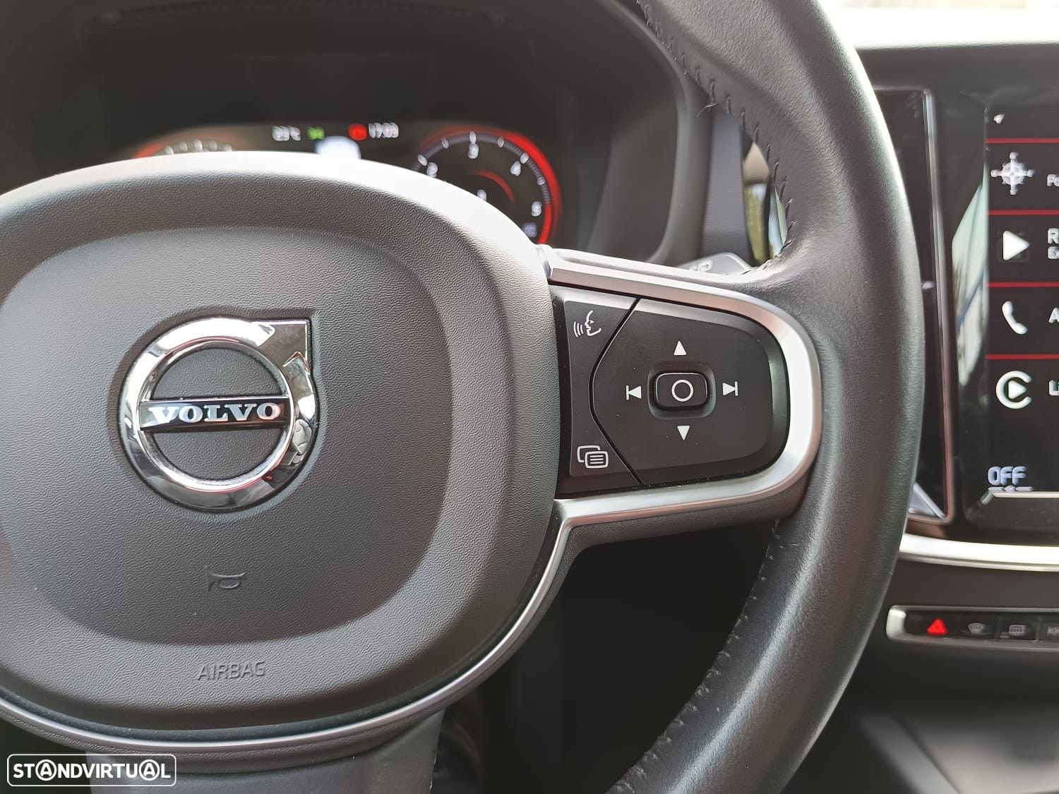Volvo V60 2.0 B4 Momentum Plus Geartronic - 19