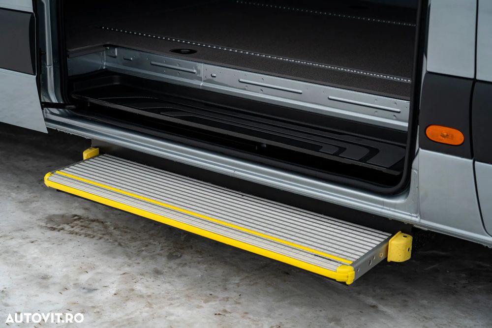 Mercedes-Benz Sprinter 319 CDI furgon - 19