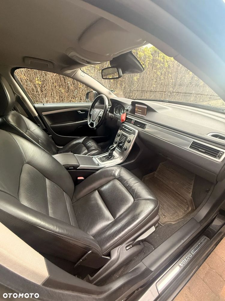 Volvo V70 D2 Summum - 12