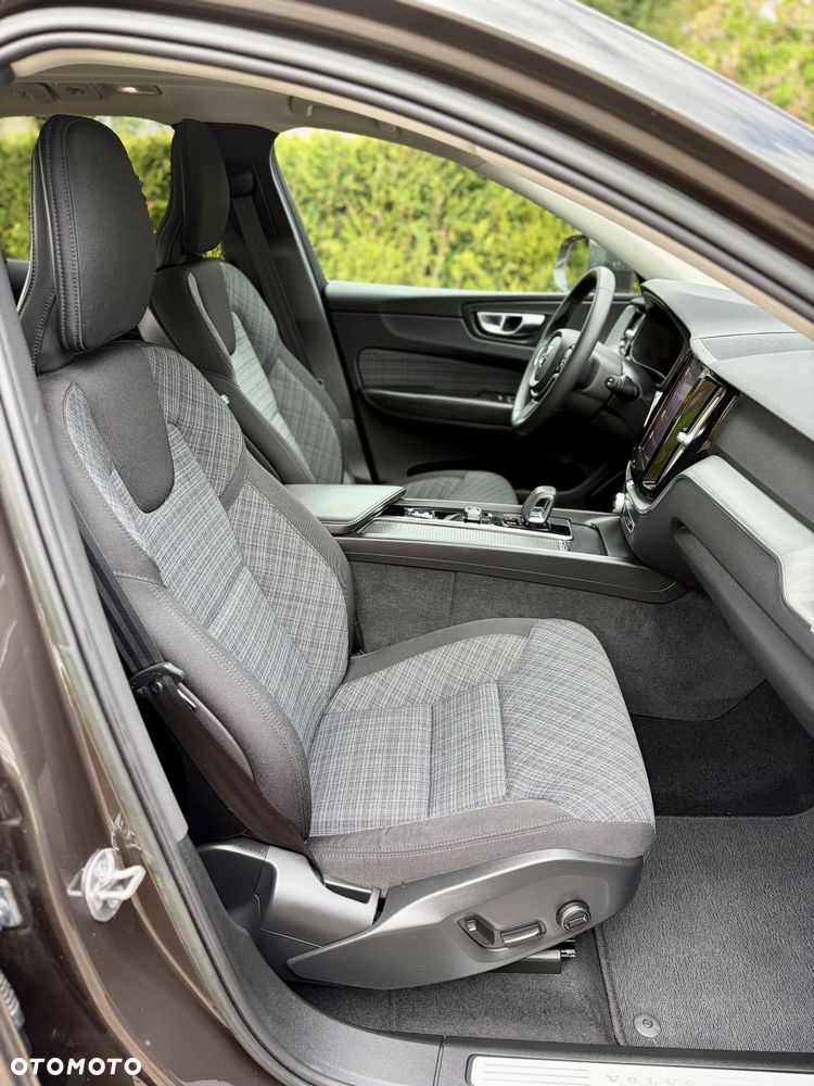 Volvo XC 60 B5 B AWD Geartronic Momentum Pro - 8