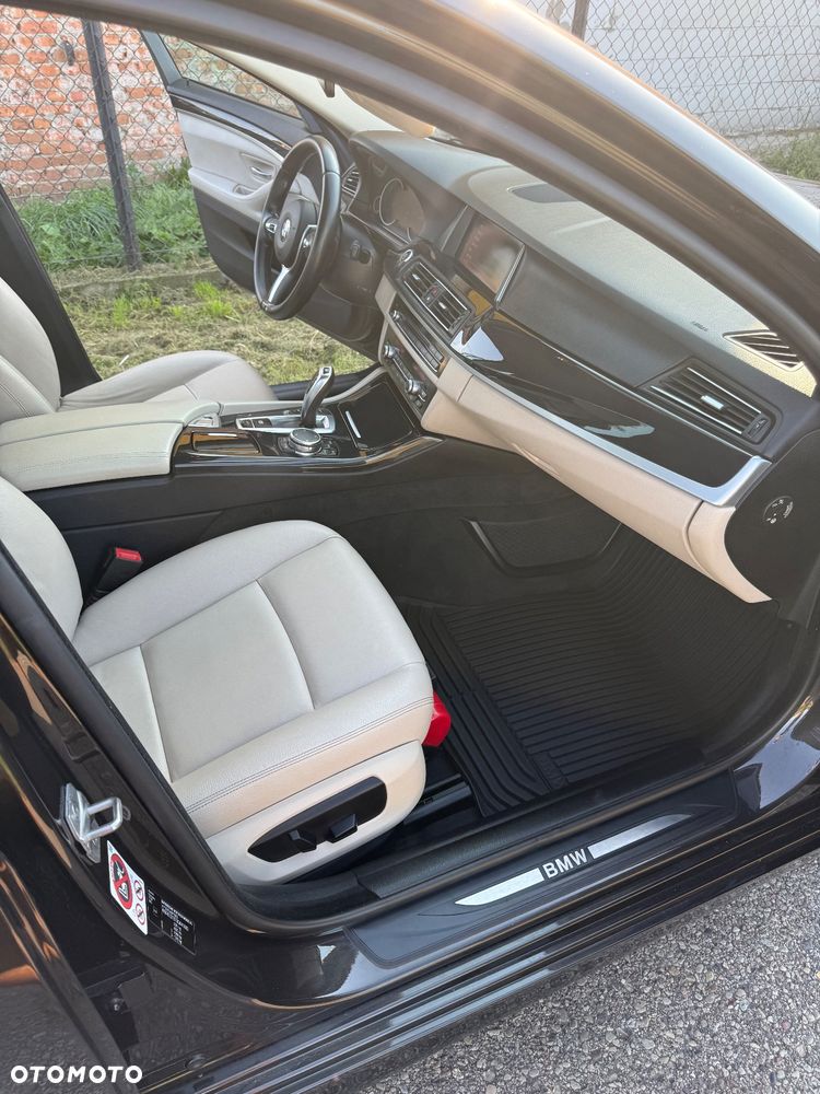 BMW Seria 5 518d Luxury Line - 31