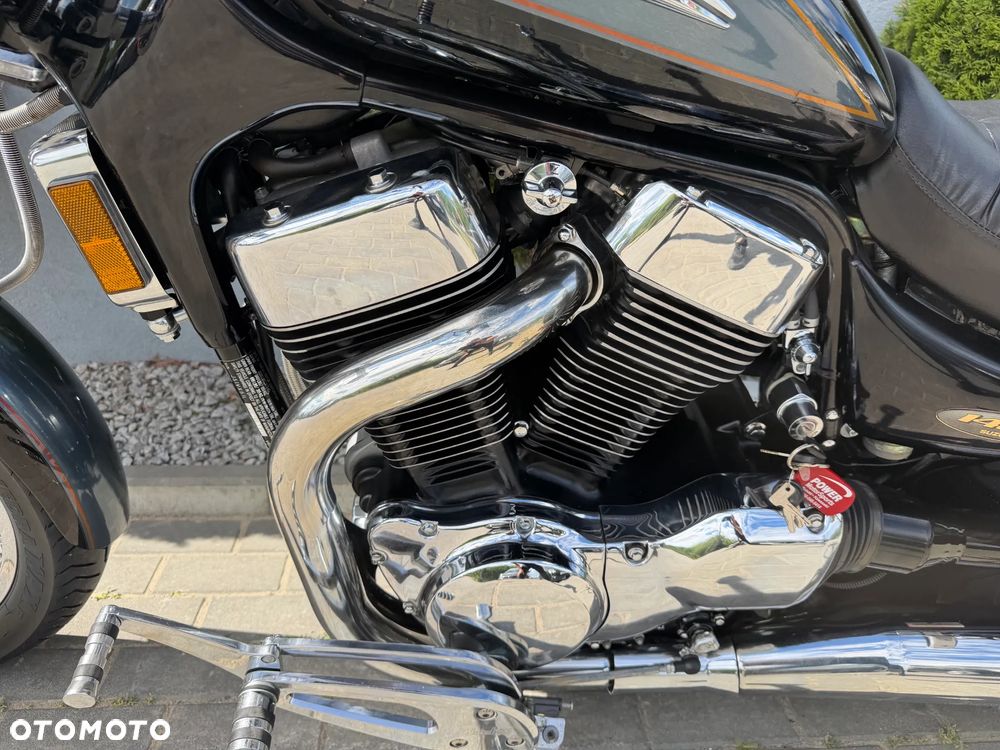 Suzuki Intruder - 37