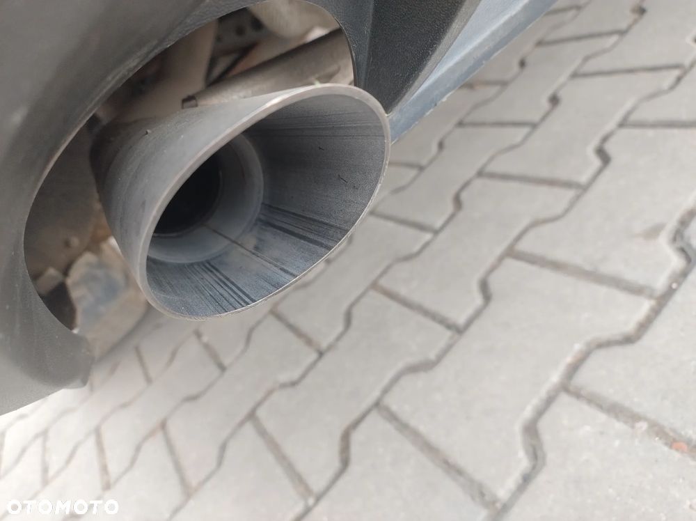 Volkswagen Passat 1.6 TDI Trendline - 6