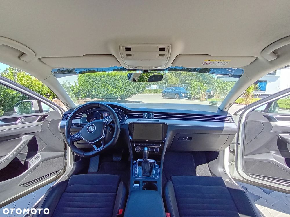 Volkswagen Passat 2.0 TDI Bi-Turbo BMT 4Mot Highline DSG - 26