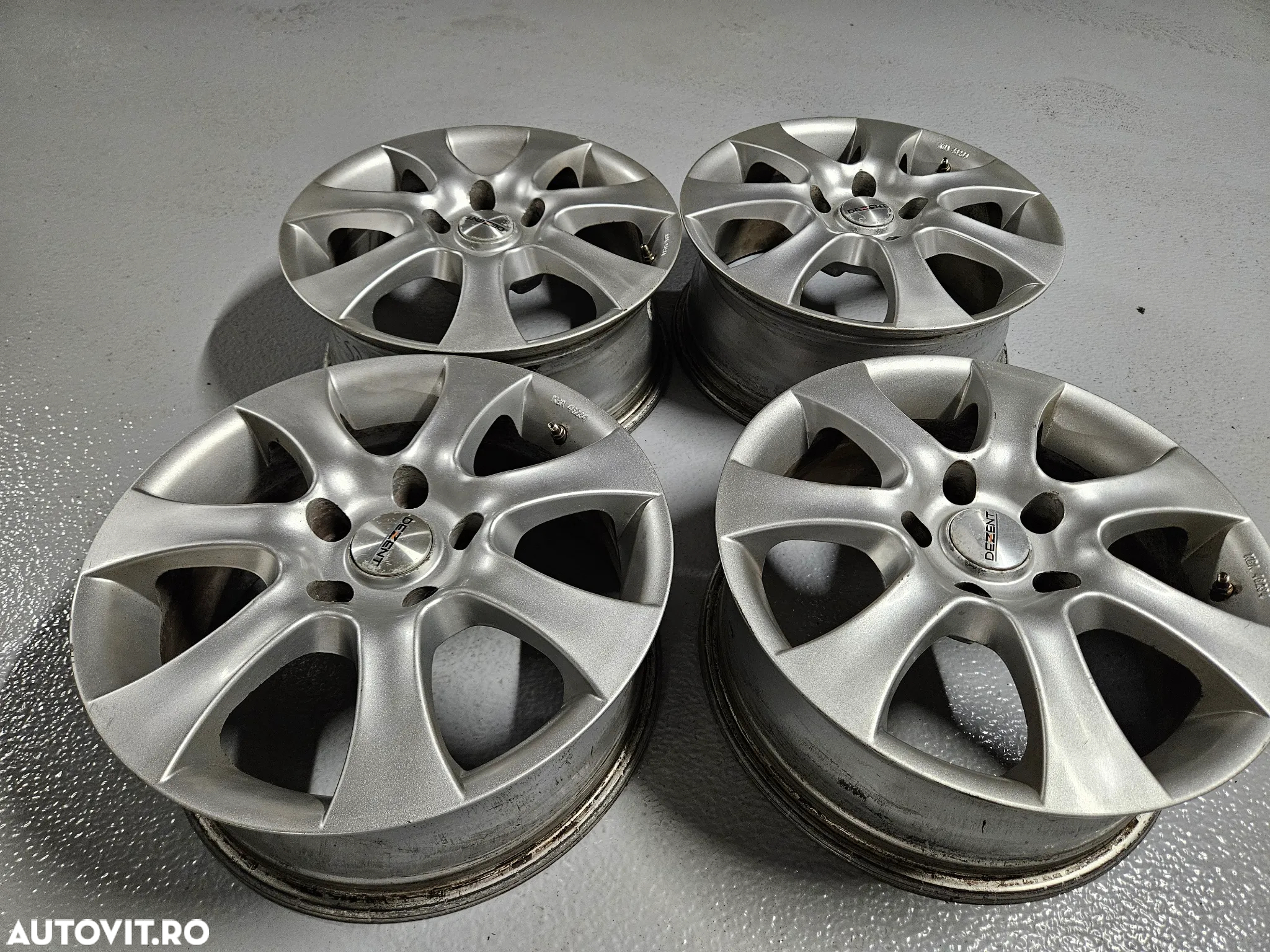 Vand Jante aliaj Toyota R16,5x114,3 - 10
