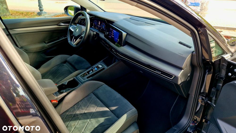 Volkswagen Golf 1.5 eTSI EVO Style DSG - 23