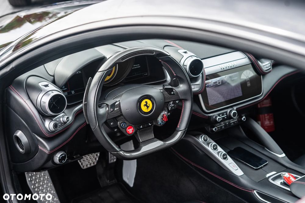 Ferrari GTC4Lusso - 22