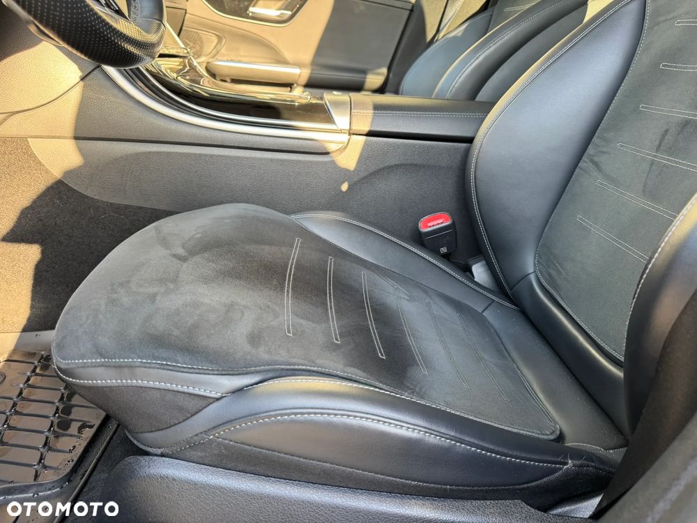 Mercedes-Benz Klasa C 220 d 4Matic 9G-TRONIC AMG Line - 24