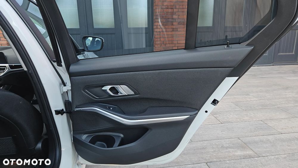BMW Seria 3 - 17