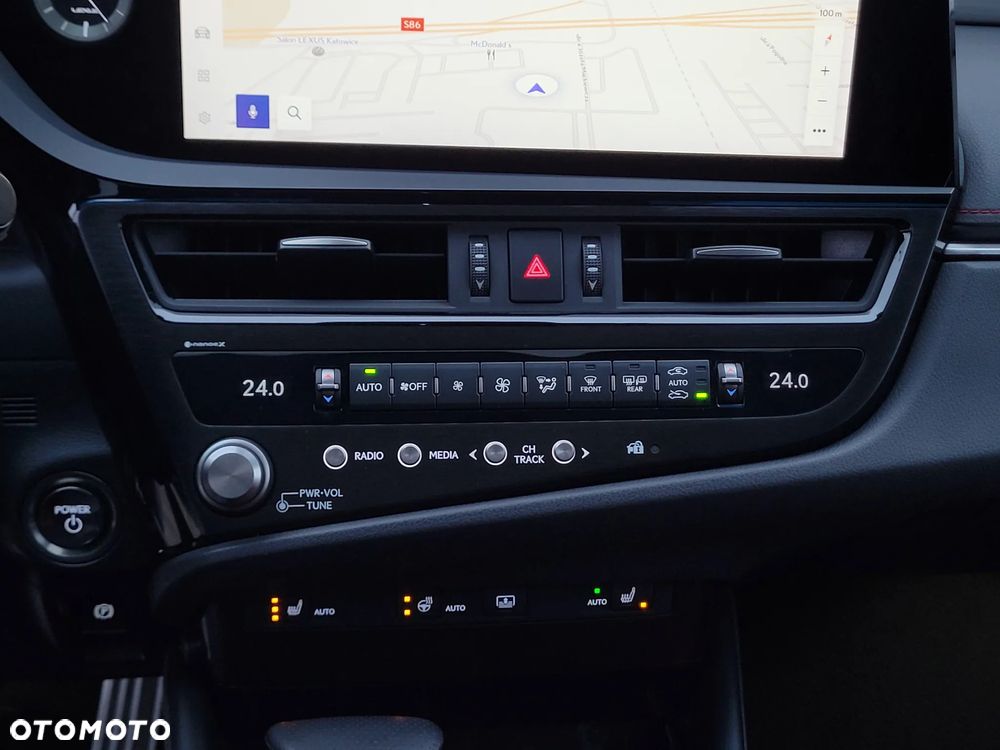 Lexus ES 300h F Sport Edition - 26