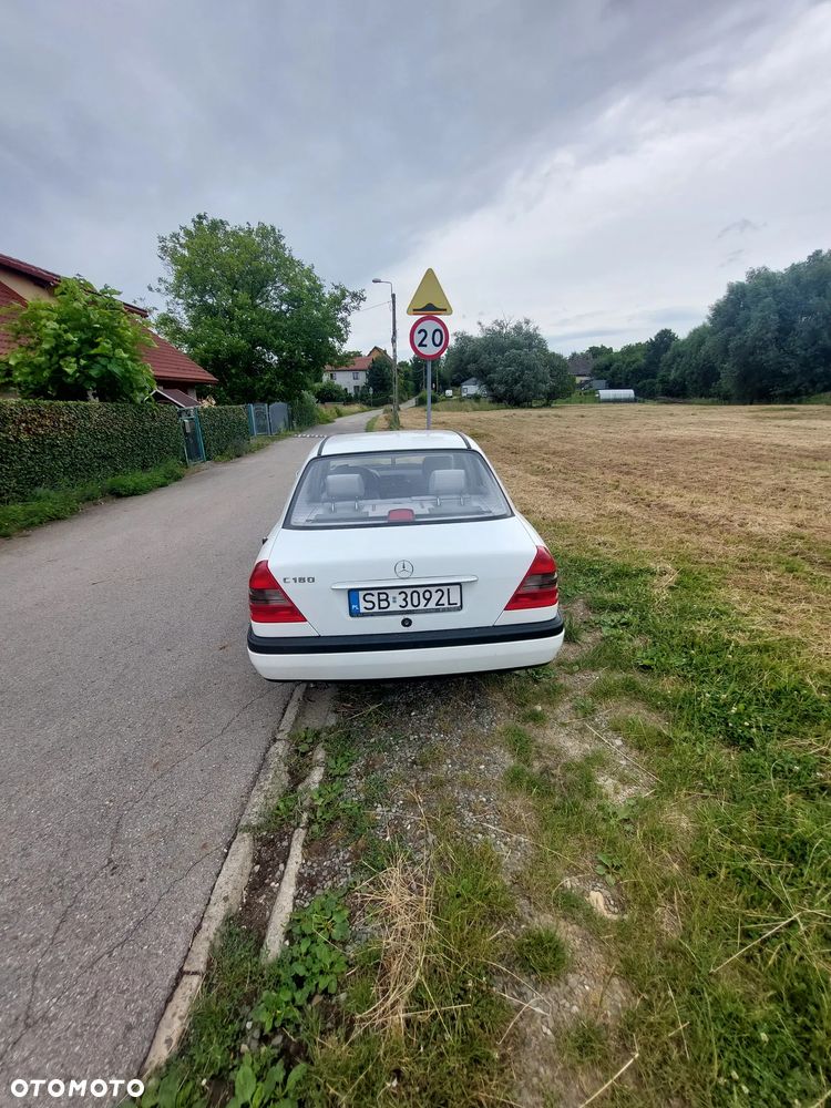 Mercedes-Benz Klasa C 180 Classic - 4