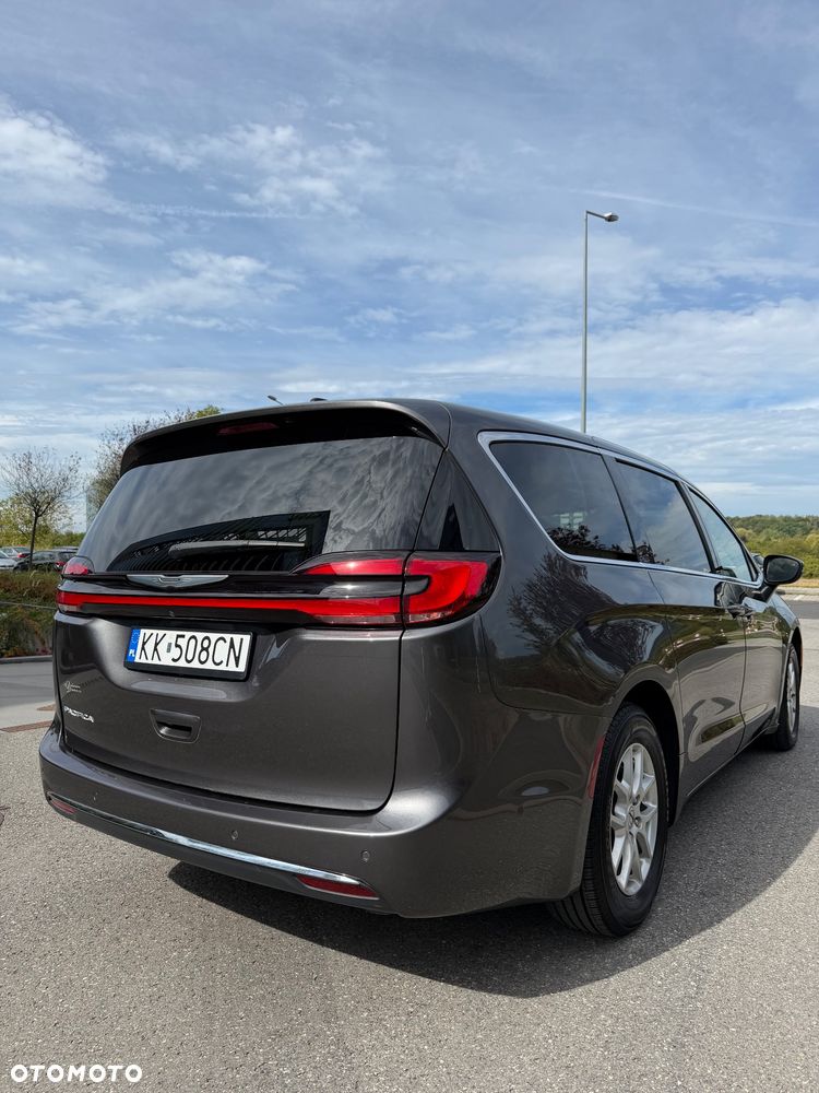 Chrysler Pacifica - 18