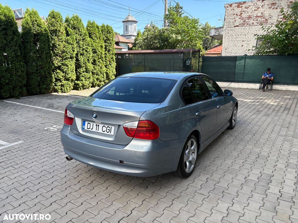 BMW Seria 3 320i - 9