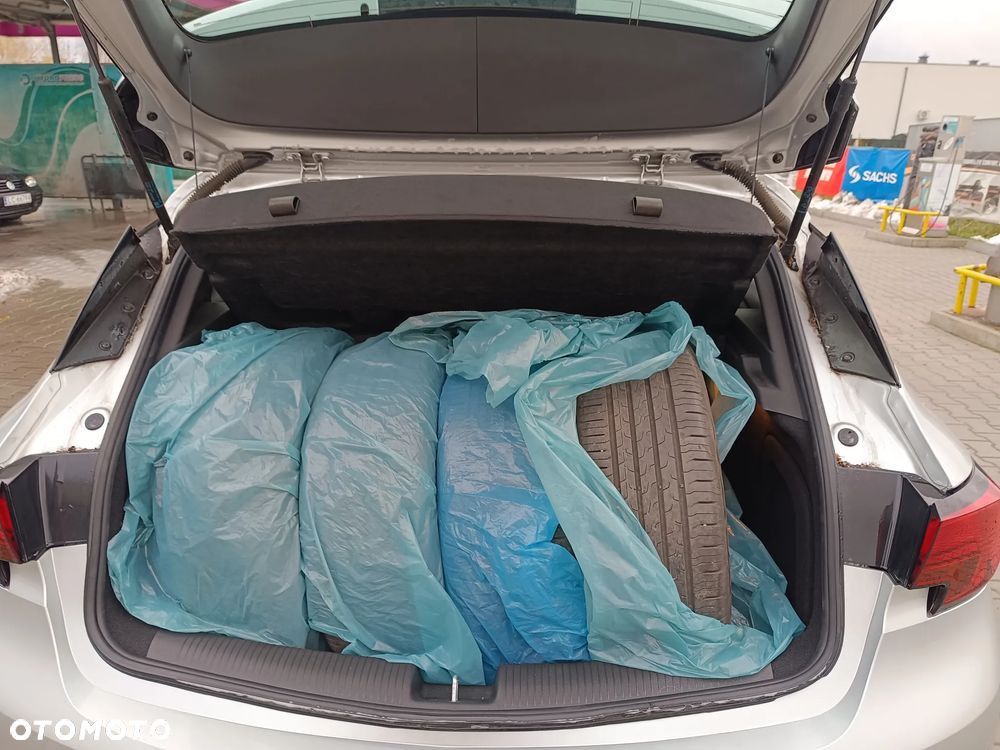 Opel Astra 1.2 T Business Elegance S&S - 31