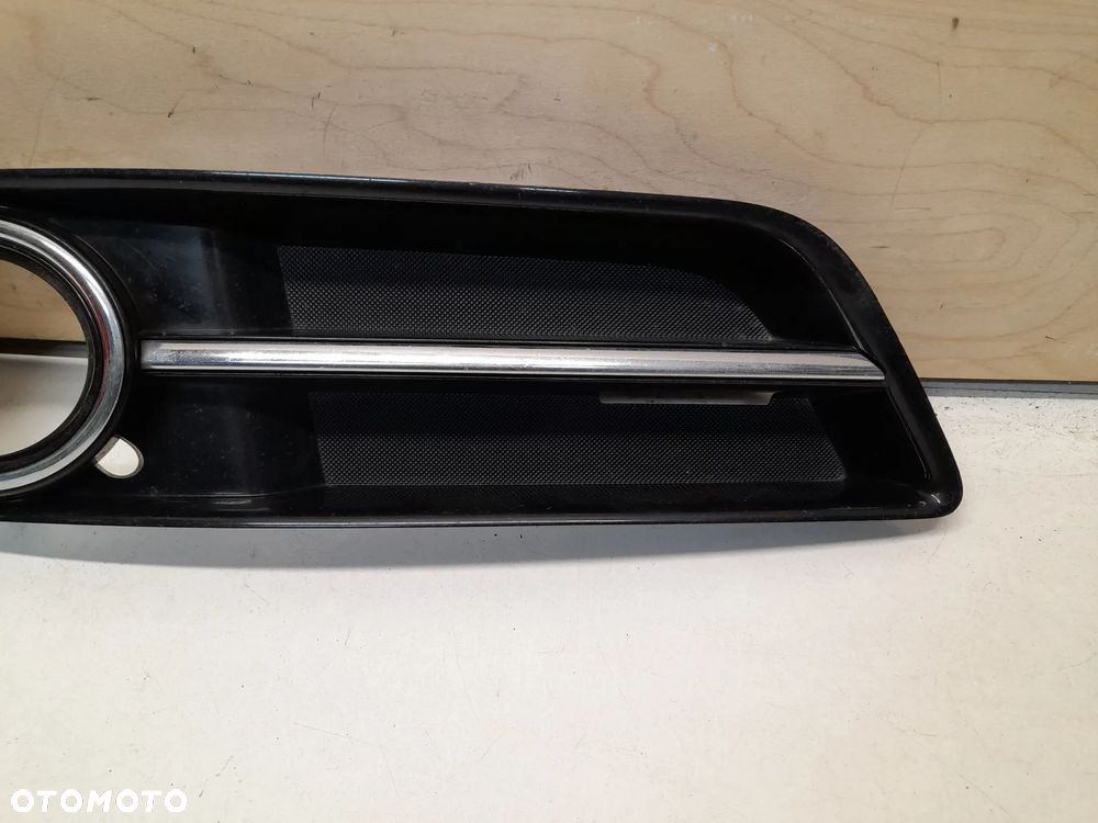 AUDI A3 8P LIFT KRATKA ZDERZAKA PRAWA 8P0807682J - 3