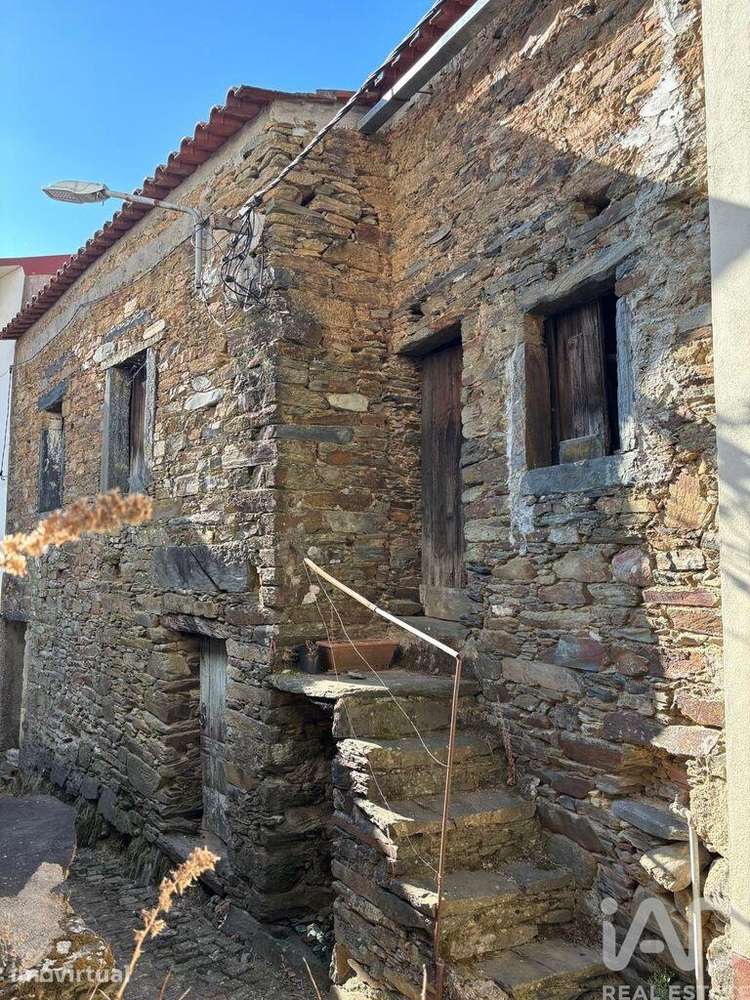 Casa de Campo T2 em Sobreira Formosa e Alvito da Beira de 48 m2