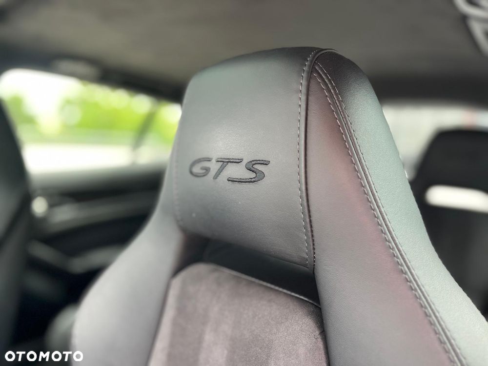 Porsche Panamera GTS - 12