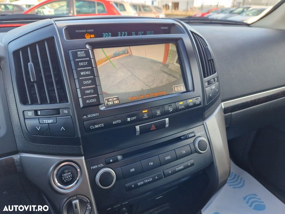 Toyota Land Cruiser V8 4.5 Aut Luxury - 24