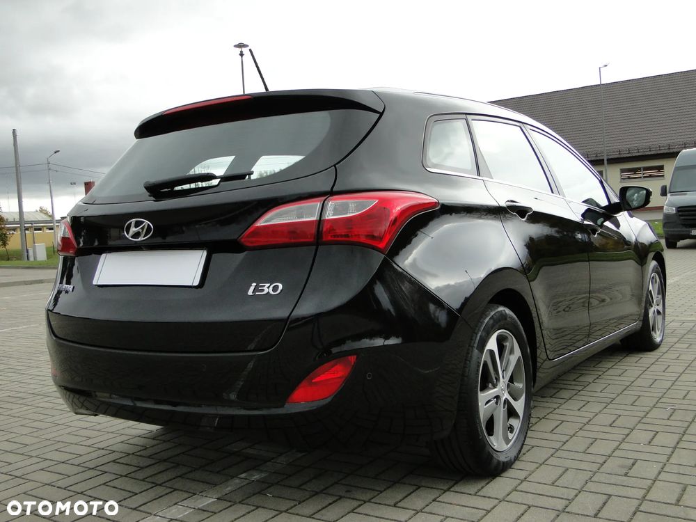 Hyundai i30 Kombi 1.6 CRDI Premium - 4