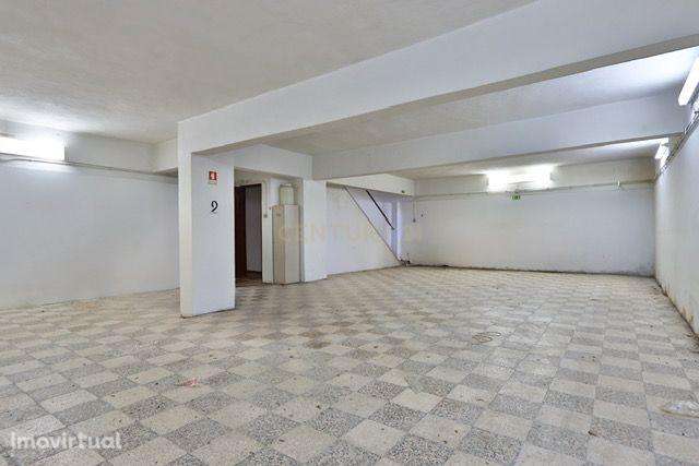 Armazém  com 200 m2 na Damaia - Grande imagem: 3/5