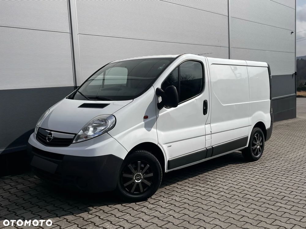 Opel Vivaro - 1