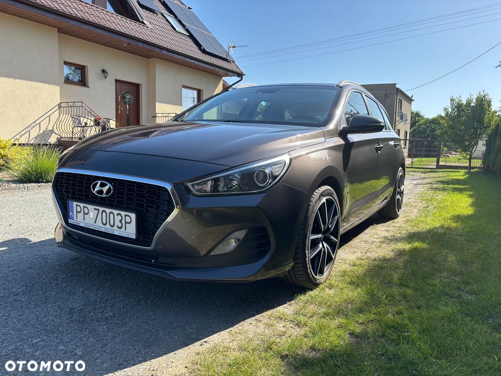 Hyundai i30 1.6 D Classic + - 11