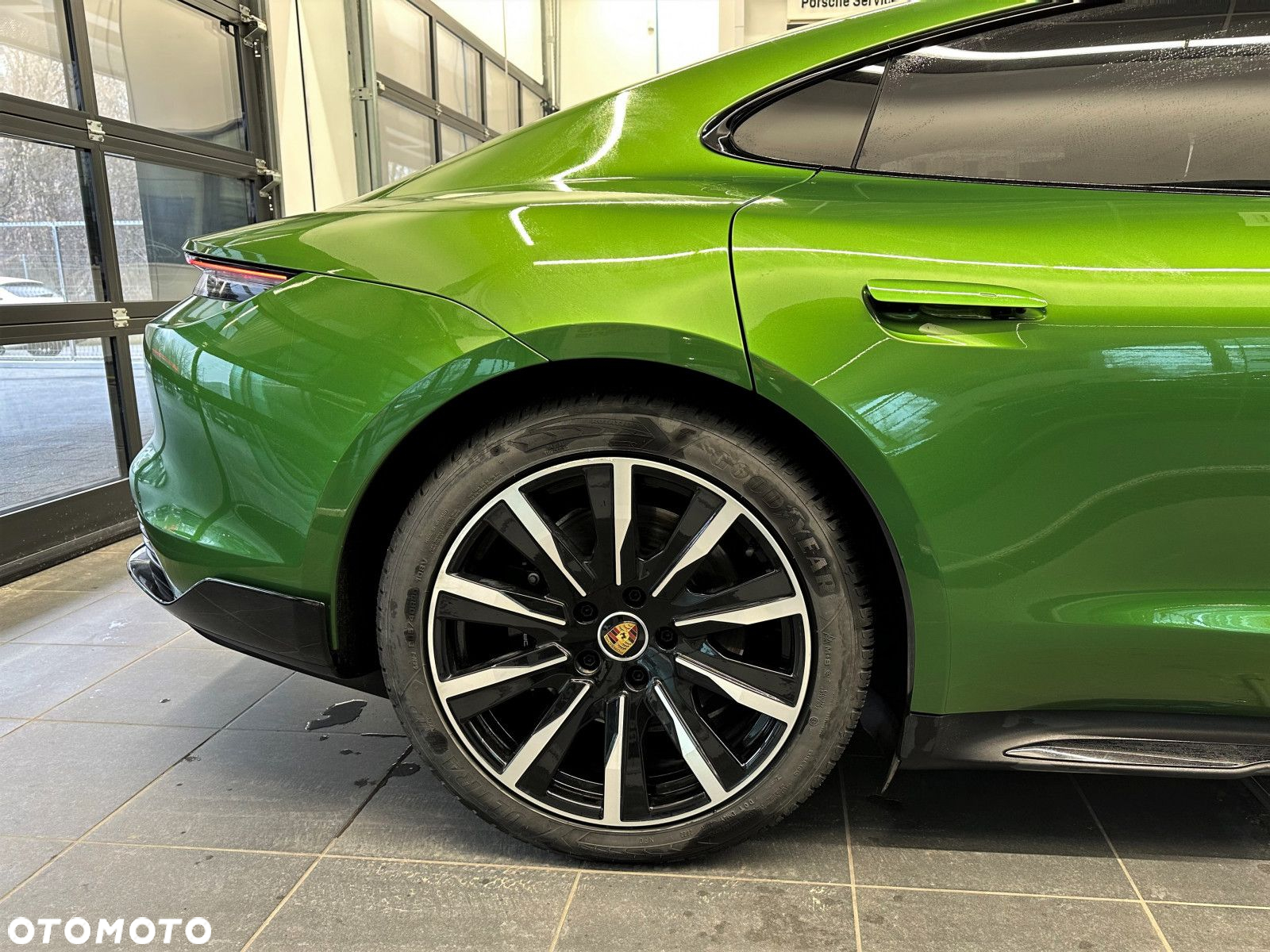 Porsche Taycan - 5