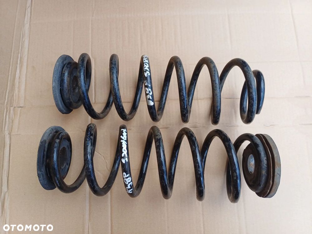 Audi A3 8P Sportback sprężyny tył komplet - 1